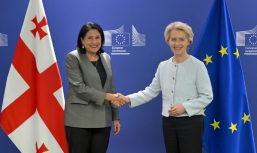 Surabischwili (l.) und EU-Kommissionschefin von der Leyen Anfang Oktober