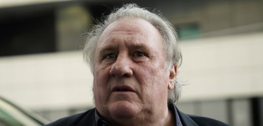 Gérard Depardieu erscheint aus gesundheitlichen Gründen nicht zu Prozessbeginn wegen sexuellen Übergriffen