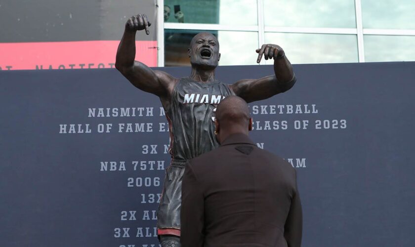 Heat's statue of Dwyane Wade ridiculed on social media after being unveiled: 'Horrible execution'