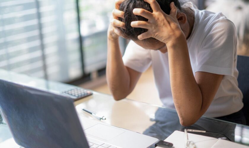 Délai de carence : les femmes fonctionnaires seront les premières victimes de son allongement, alertent ces anciens ministres