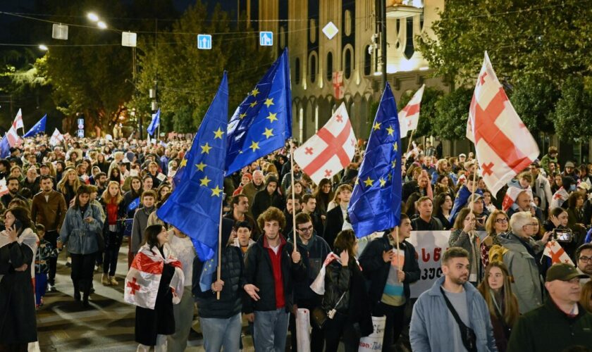 Manifestation pro-européenne à Tbilissi le 20 octobre 2024, à une semaine d'élection cruciales pour la Géorgie