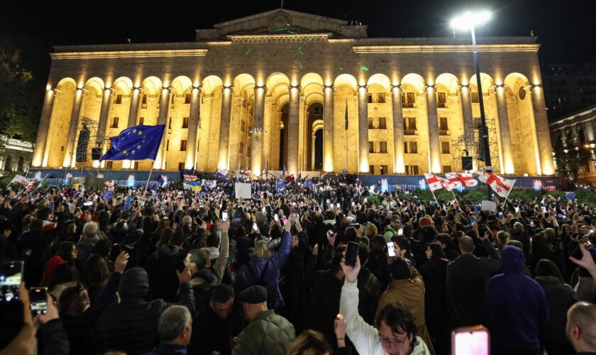 En Géorgie, des milliers de manifestants dans la rue contre les législatives « volées »