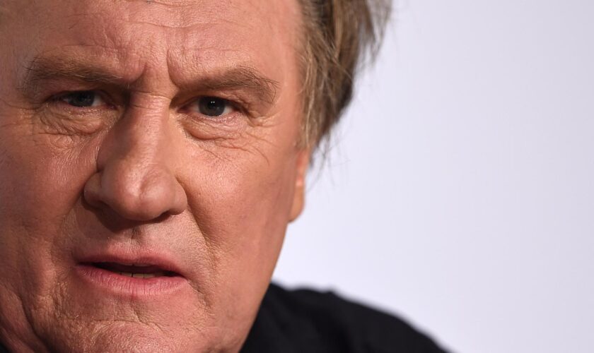 Le procès de Gérard Depardieu pour agression sexuelle renvoyé au 24 mars en raison de l’absence de l’acteur