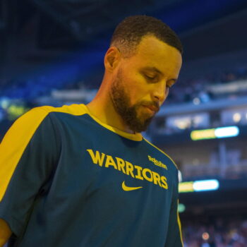 NBA 2024-2025 : Stephen Curry blessé, les classements des conférences Est et Ouest