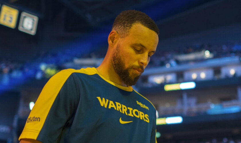 NBA 2024-2025 : Stephen Curry blessé, les classements des conférences Est et Ouest