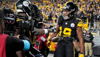 Steelers' Calvin Austin III scores 2 touchdowns, TJ Watt gets huge sack in win over Giants