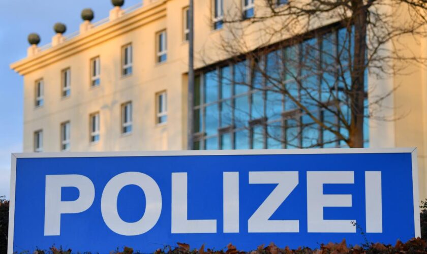 31-Jähriger stirbt in seiner Zelle – Polizei nimmt Ermittlungen auf