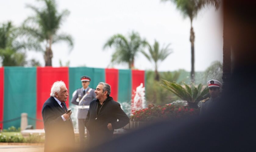 EN IMAGES Leila Slimani, Teddy Rinner… Avec qui Emmanuel Macron est-il parti au Maroc ?