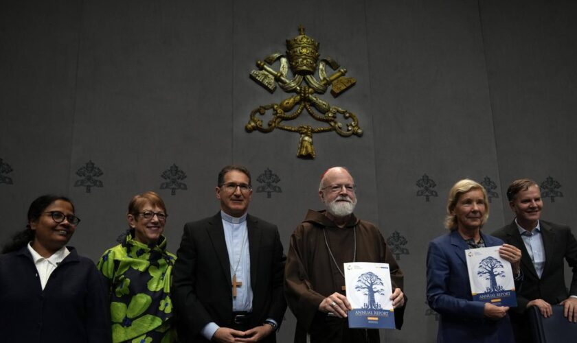 Pédocriminalité : l’Eglise doit mieux sanctionner les auteurs et aider les victimes, selon un rapport du Vatican