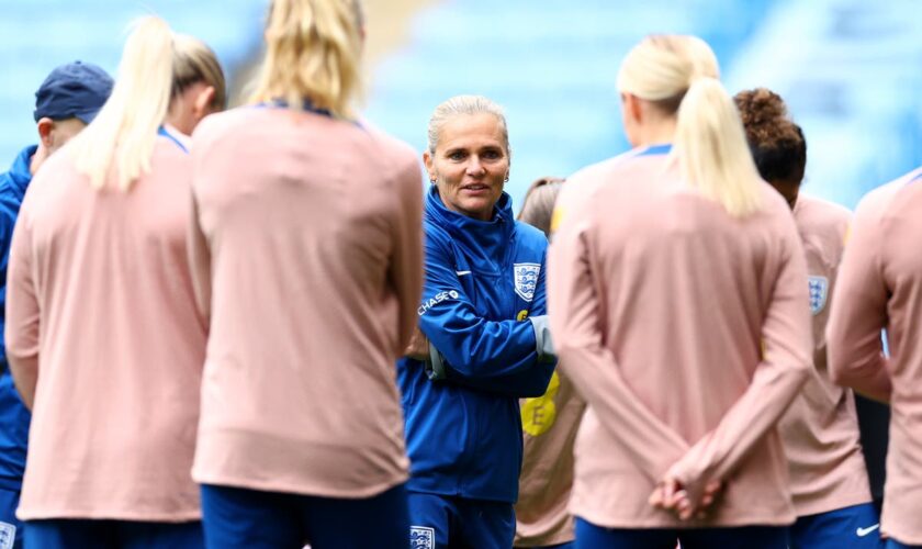 England vs South Africa LIVE: Team news and line-ups as Lionesses’ captain Leah Williamson starts