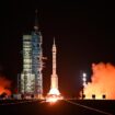 Weltraumstation "Tiangong": China schickt neue Raumfahrer-Crew ins All