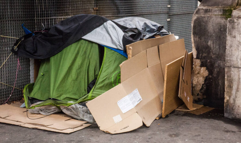 Plus de 800 personnes sans domicile fixe sont mortes dans la rue en France l’année dernière