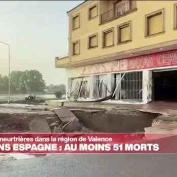 Crues en Espagne : "la ville de Valence est coupée du monde"