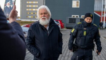 Paul Watson, depuis sa prison au Groenland, raconte les « joies » qui viennent adoucir sa détention