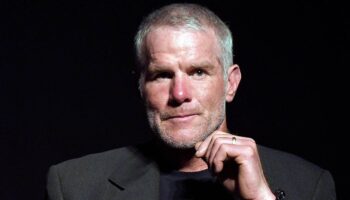 Brett Favre rips Joe Biden for 'garbage' comments, says 'it would be insane' to vote Kamala Harris