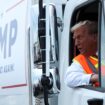 Donald Trump s’affiche sur un camion poubelle après la boulette de Joe Biden