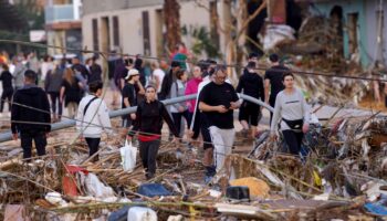 Spain floods latest: British man among 95 dead in Valencia flooding as dozens still missing