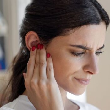 Hearing expert shares simple hair dryer tip to relieve ear infections