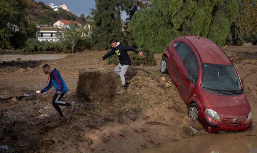 Une rue inondée à Alora, près de Malaga dans le sud de l'Espagne, le 29 octobre 2024