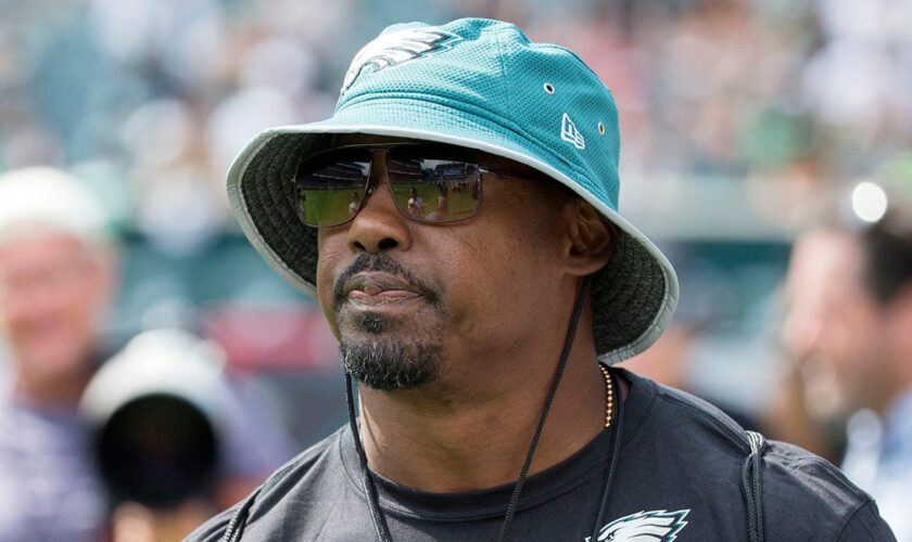 NFL legend Brian Dawkins reflects on marching in 5K with US veterans for suicide prevention: 'Honor for me'