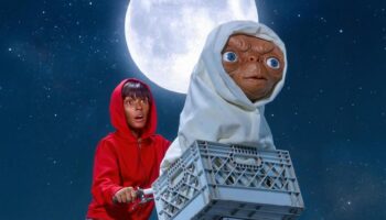 Janelle Monáe déguisée en E.T pour Halloween est sûre de garder son titre de « HalloQueen »