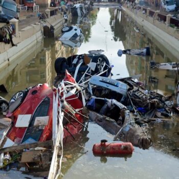 Inondations meurtrières en Espagne : “Les signaux d’alerte ont-ils bien fonctionné ?”