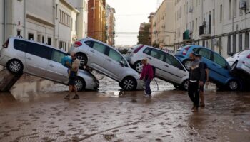 Überschwemmungen: Behörden melden mehr als 150 Tote in Spanien