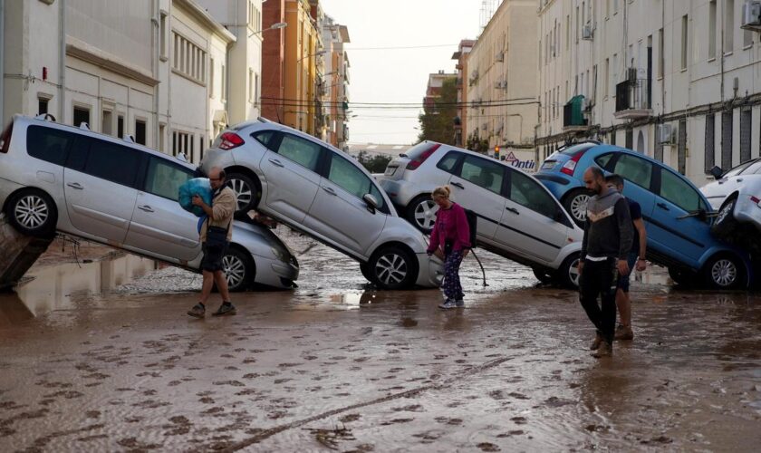 Überschwemmungen: Behörden melden mehr als 150 Tote in Spanien