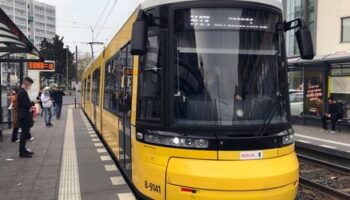 Berliner Verkehrsbetriebe: Kündigung eines Tramfahrers wegen Facebook-Post