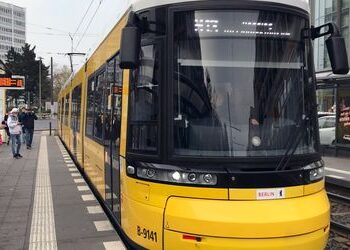 Berliner Verkehrsbetriebe: Kündigung eines Tramfahrers wegen Facebook-Post