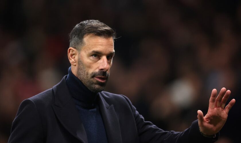 Ruud van Nistelrooy reveals next steps of Manchester United manager search and message from club legend