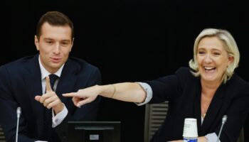 Jordan Bardella et Marine Le Pen à l'Assemblée nationale à Paris, le 15 septembre 2024