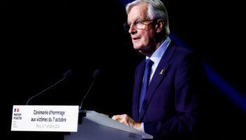 7-Octobre : Emmanuel Macron hué lors d’un discours de Michel Barnier en hommage aux victimes et otages