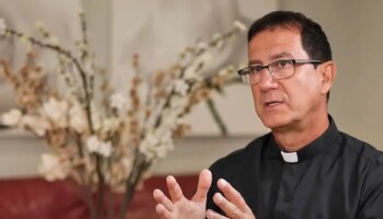 Alberto Reyes, sacerdote cubano: "Tienen que dejar el poder y permitir que este pueblo viva de un modo digno"