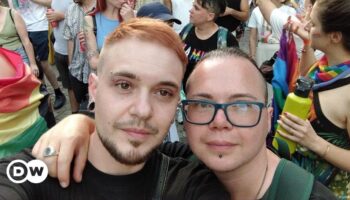 Alex und Andrej: ein LGBTQ-Paar sucht Schutz in Bulgarien