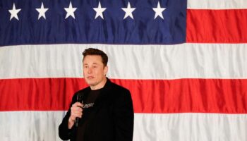 Amende, peine de prison... Avec son don quotidien d'un million de dollars aux électeurs des Swing States, que risque Elon Musk ?