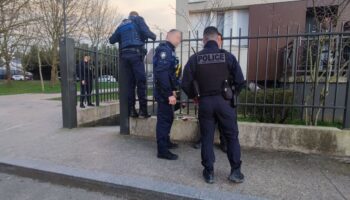 Au Clos-des-Roses, le contrôle de police avait viré à l’émeute urbaine : jusqu’à un an de prison avec sursis