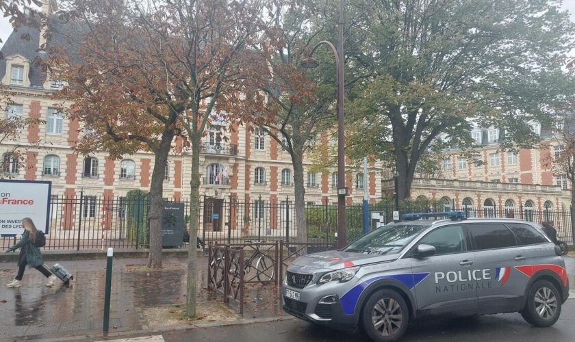 Au lycée Pasteur à Neuilly, un élève se montre agressif avec son prof, les enseignants ne font plus cours