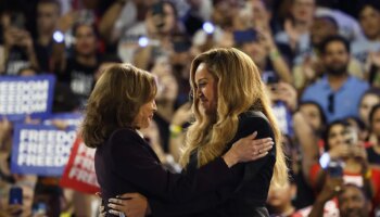 Beyoncé respalda a Harris en un mitin en Houston: "Estoy aquí como una madre"