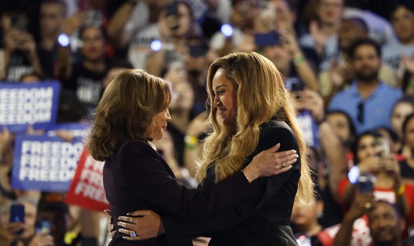 Beyoncé respalda a Harris en un mitin en Houston: "Estoy aquí como una madre"