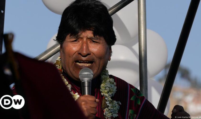 Bolivia: Ex-president Evo Morales claims car was shot at