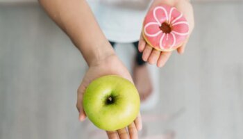 De la carbofobia al entrenamiento en ayunas o el 'pesocentrismo': seis mitos comunes en nutrición