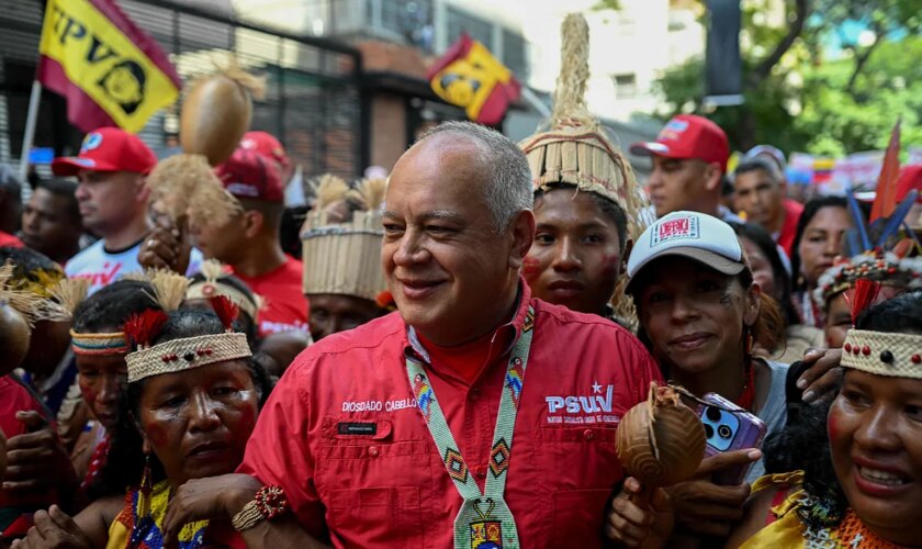 Diosdado Cabello dice que Juan Carlos I "es un ladrón" que "se robó hasta las cerraduras"