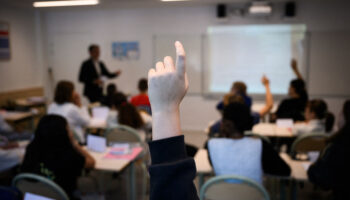 Éducation à la sexualité à l’école : bientôt un « vrai programme » pour appliquer la loi