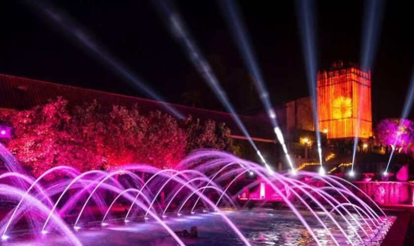 El Alcázar retrasa la inauguración de 'Naturaleza Encendida' debido a las fuertes lluvias en Sevilla