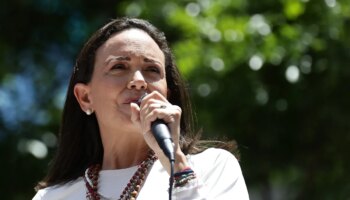 El Gobierno de Nicolás Maduro afirma que "María Corina Machado huyó" de Venezuela "hacia España"