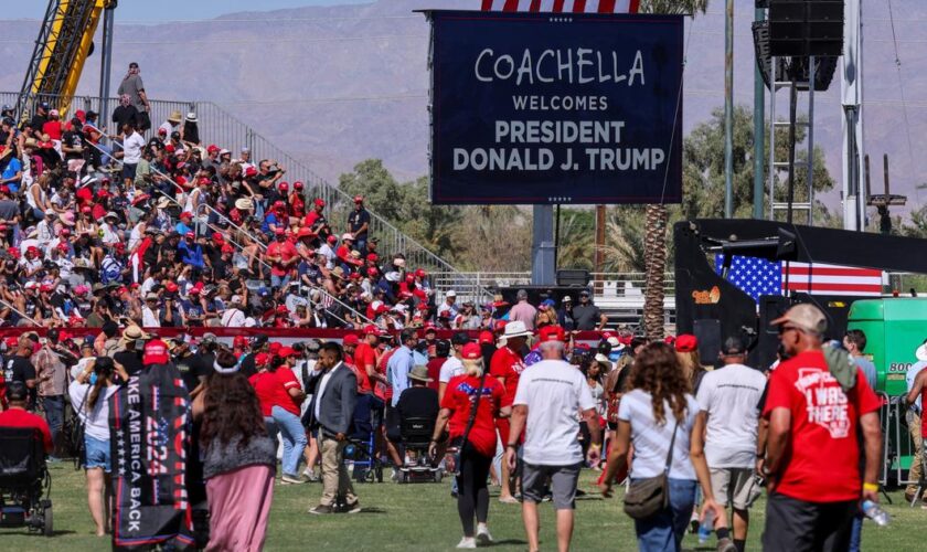 En Californie, les trumpistes bravent le désert de Coachella pour écouter Donald Trump