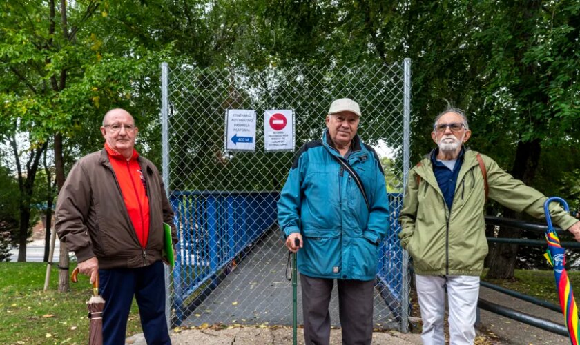 'Enjaulados' en Vallecas por el cierre de dos puentes sobre la A-3