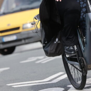 Étampes : un automobiliste soupçonné d’avoir asséné un coup de poing à un cycliste placé en garde à vue