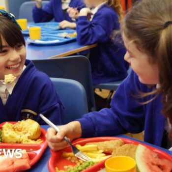 Free school meals trial feeds 20,000 more children